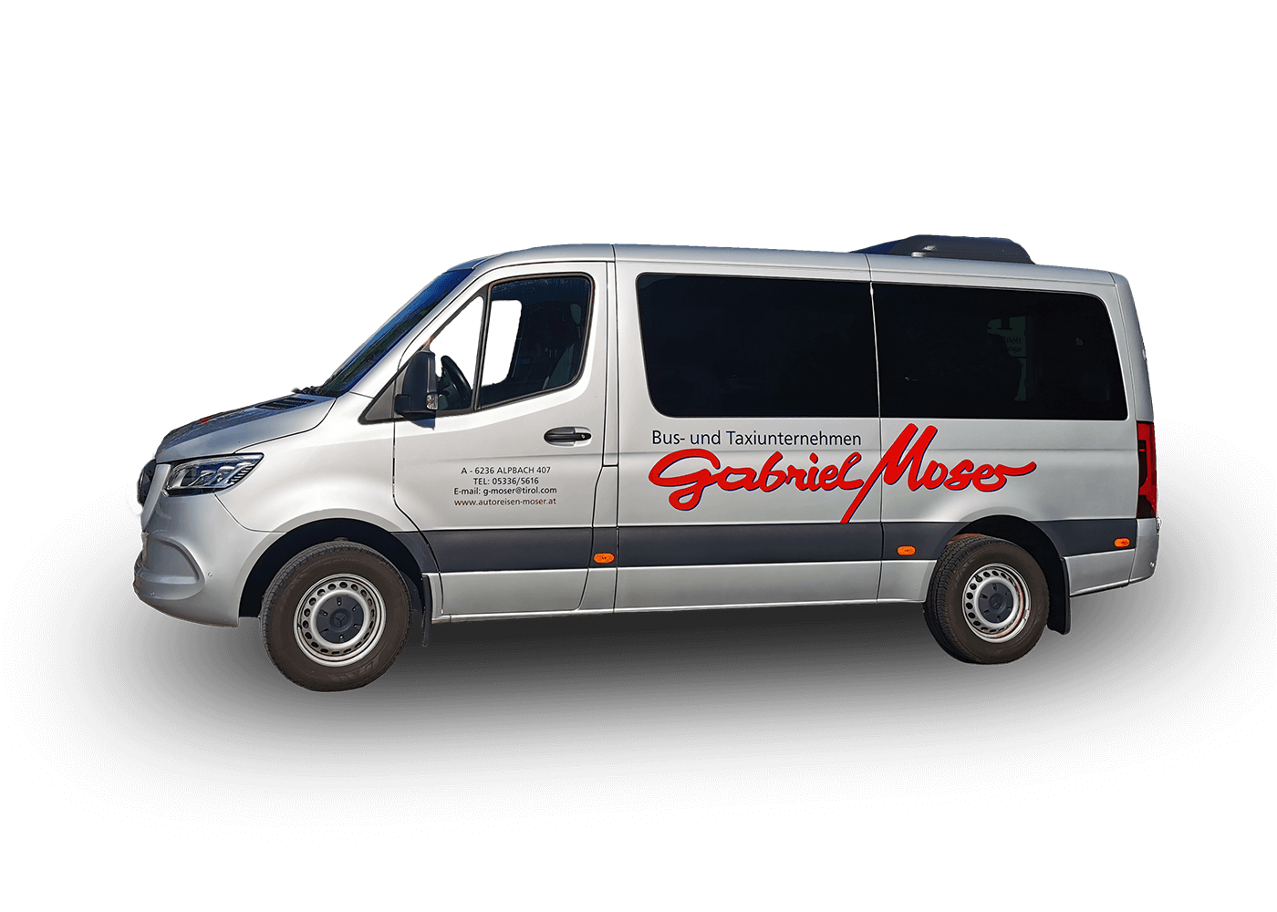 Bus von Gabriel Moser auf einer Bergstraße